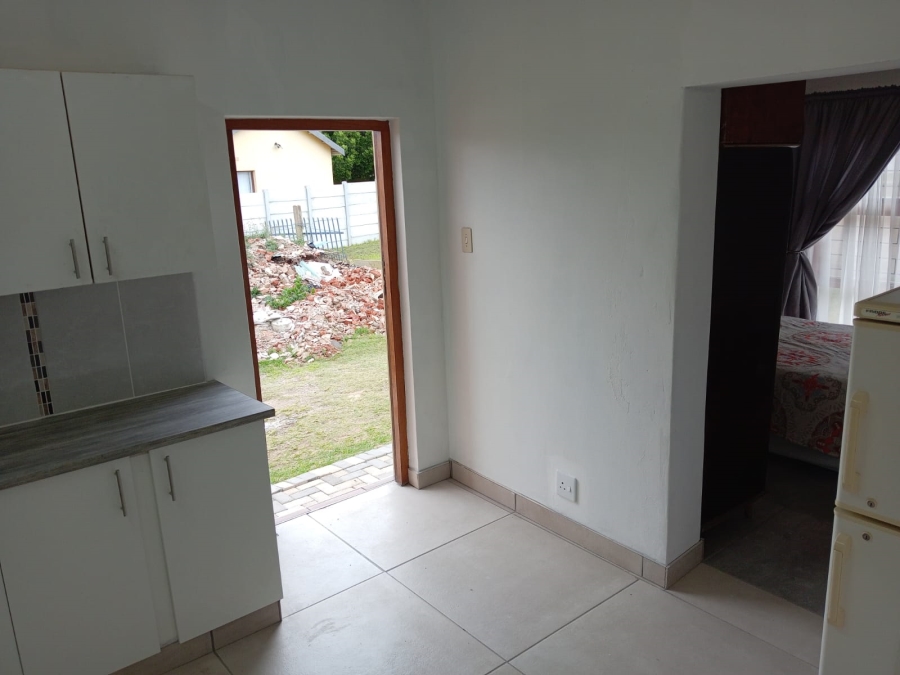 To Let 1 Bedroom Property for Rent in Heiderand Western Cape